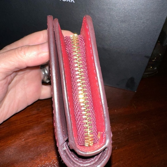 Coach Patent Leather Embossed Signature Corner Zip Medium Wallet - Picture 4 of 13